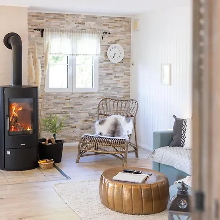 Holiday home Romantisches Mit Sauna, Terrasse & *