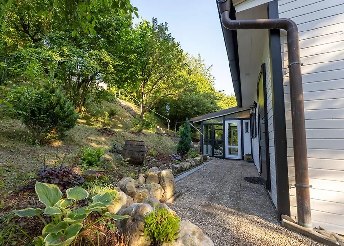Ferienhaus Romantisches Mit Sauna, Terrasse&natur *