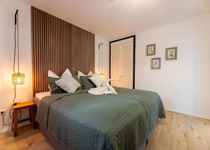 Ferienhaus Romantisches Mit Sauna, Terrasse&natur